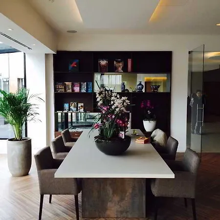 Отель Ozo Arena Амстердам